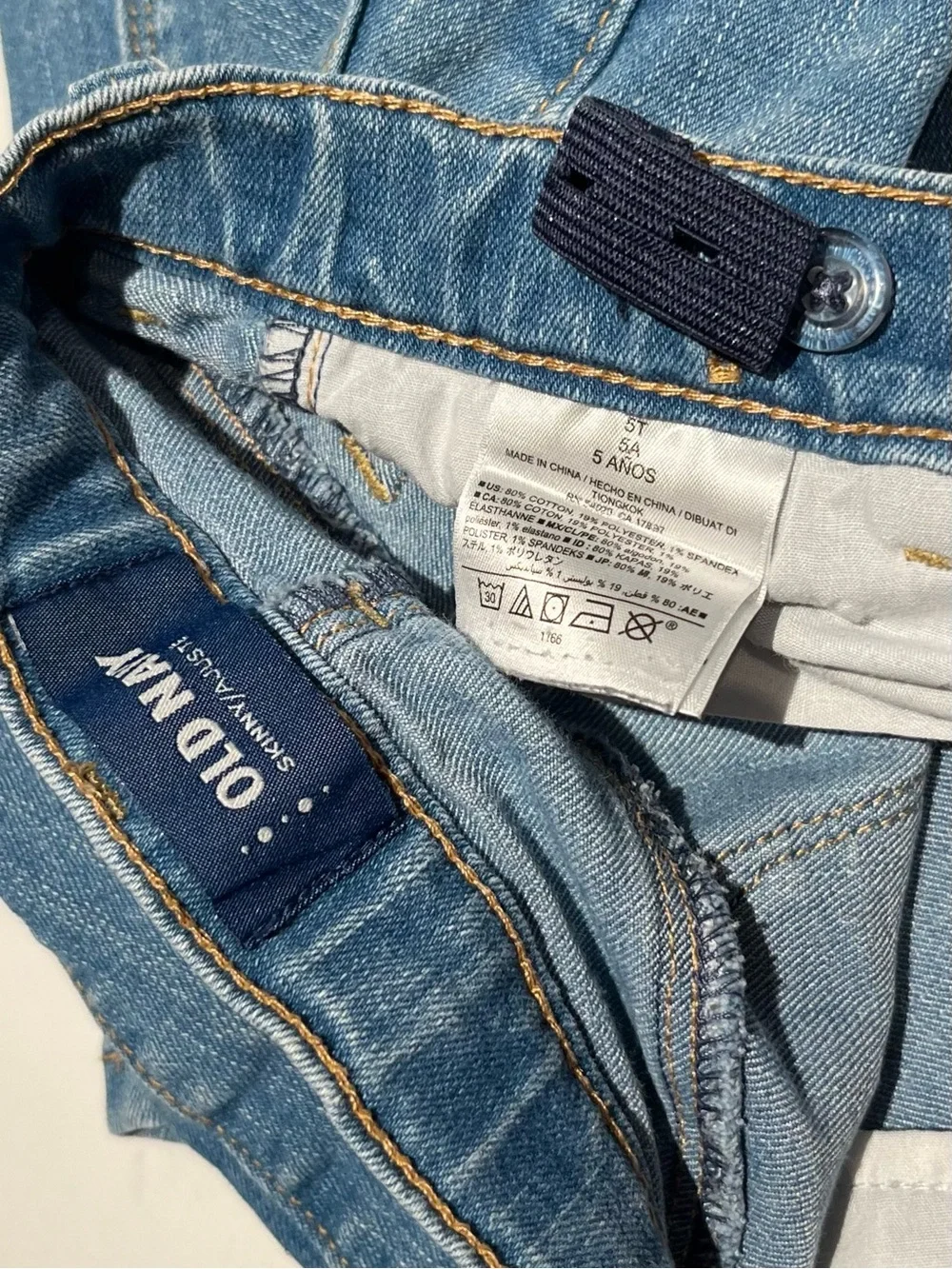 Old Navy • 5T • Girls Light Wash Skinny Jeans